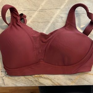 34DD LuluLemon Run Times Sports Bra Maroon